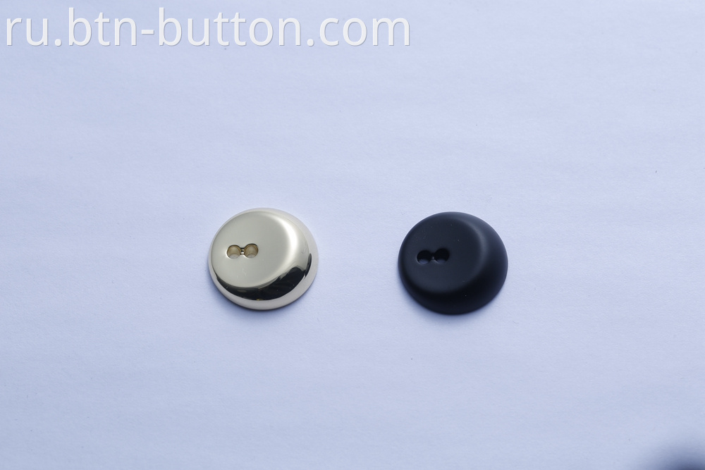 Customizable metal buttons for jeans